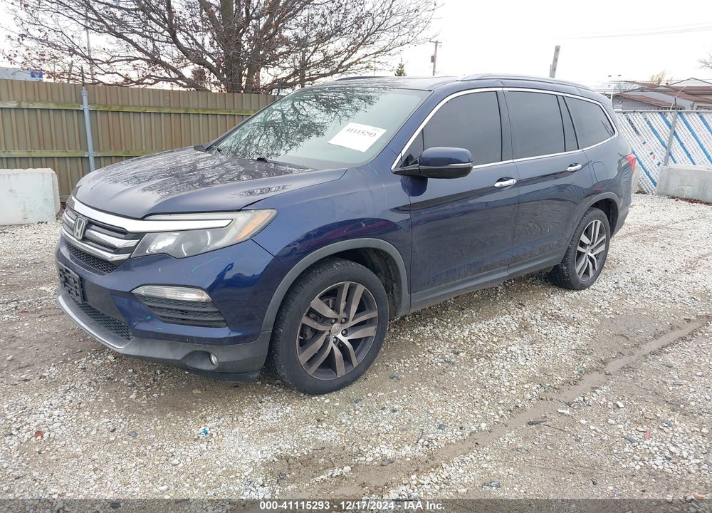 2017 HONDA PILOT TOURING VIN: 5FNYF6H90HB015571