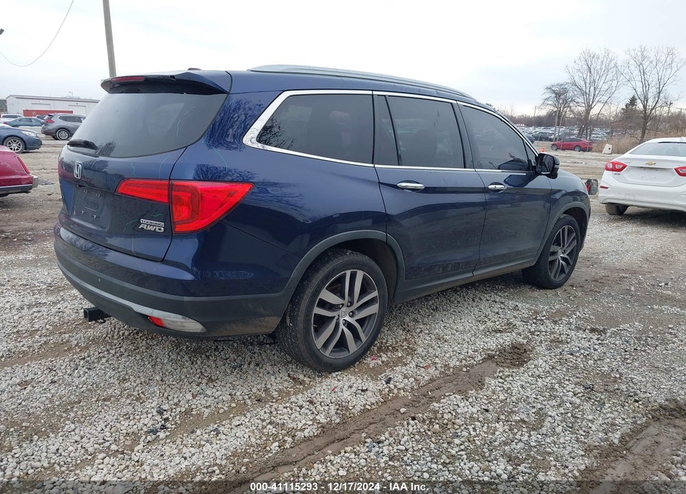 2017 HONDA PILOT TOURING VIN: 5FNYF6H90HB015571