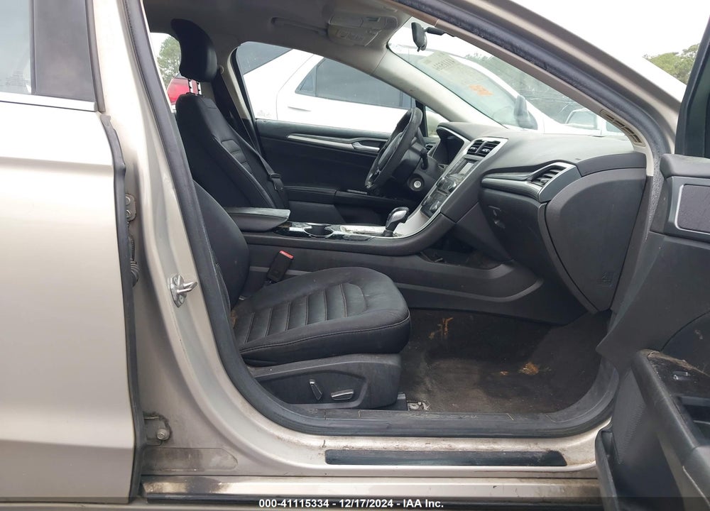 2015 FORD FUSION SE VIN: 3FA6P0H70FR177718