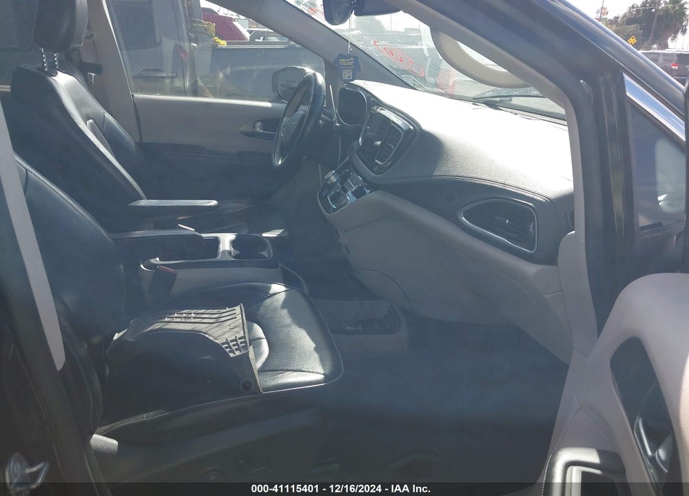 2019 CHRYSLER PACIFICA LIMITED VIN: 2C4RC1GG4KR574214