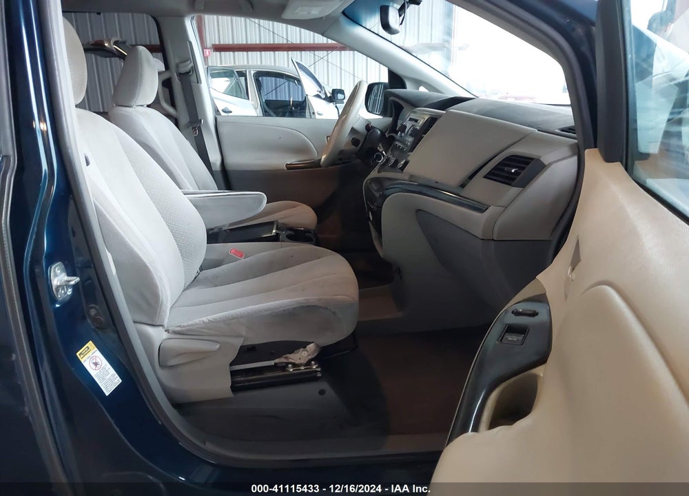 2011 TOYOTA SIENNA LE V6 VIN: 5TDKK3DC7BS025843