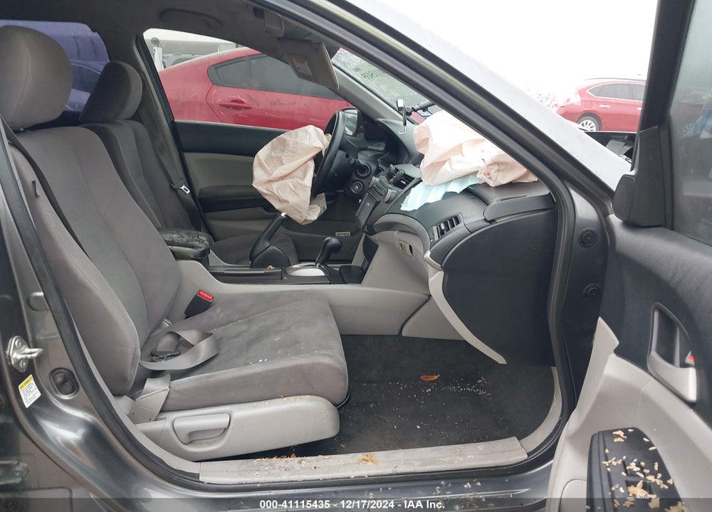 2011 HONDA ACCORD 2.4 LX-P VIN: 1HGCP2F44BA025318