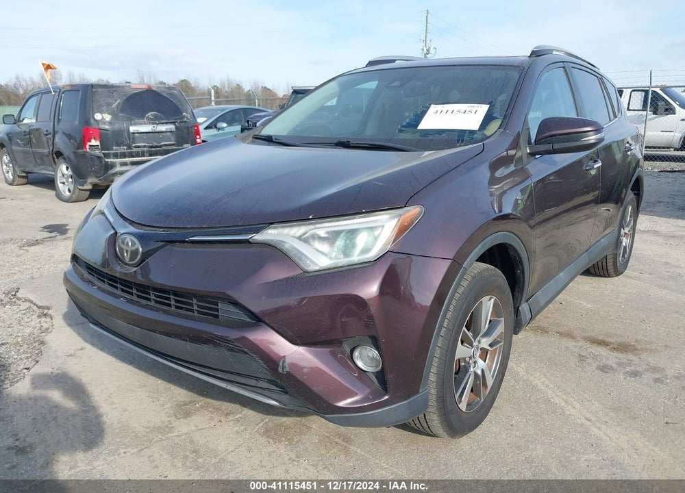 2018 TOYOTA RAV4 ADVENTURE/XLE VIN: 2T3RFREV4JW747287
