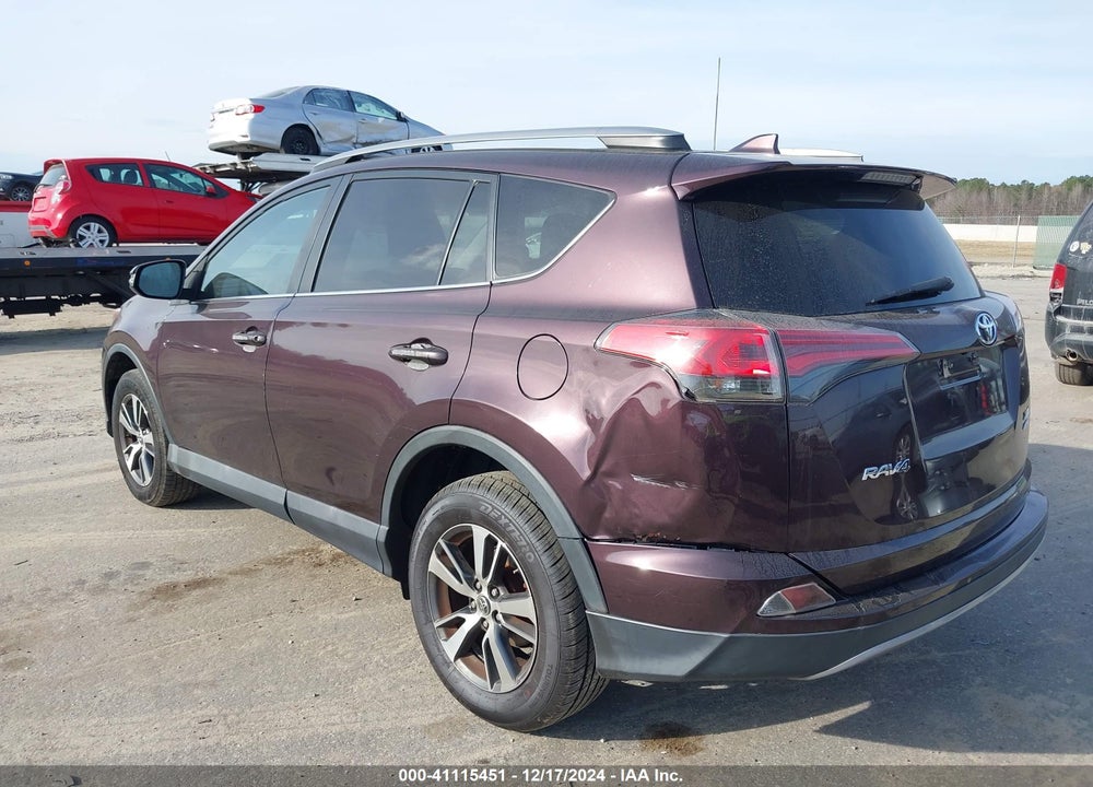 2018 TOYOTA RAV4 ADVENTURE/XLE VIN: 2T3RFREV4JW747287