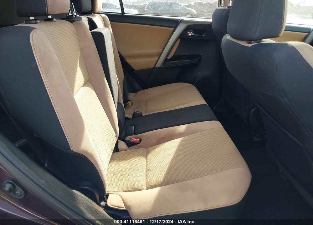 2018 TOYOTA RAV4 ADVENTURE/XLE VIN: 2T3RFREV4JW747287