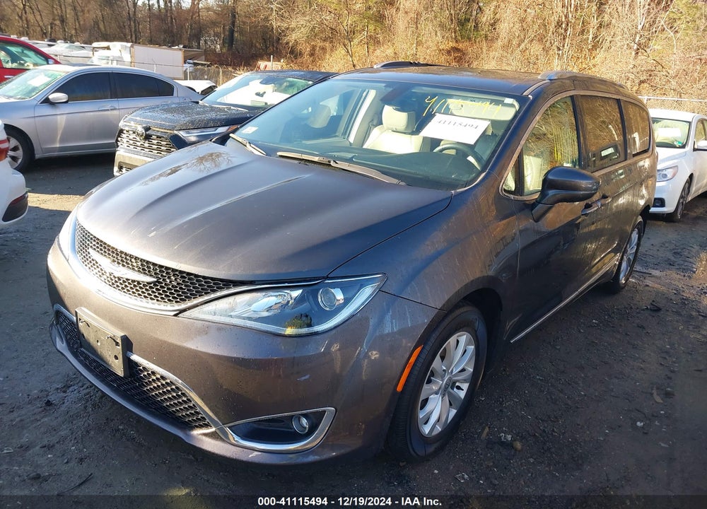 2019 CHRYSLER PACIFICA TOURING L VIN: 2C4RC1BG1KR508646