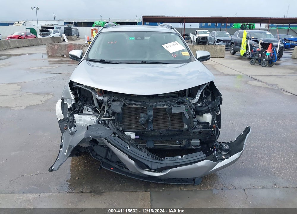2018 TOYOTA RAV4 ADVENTURE/XLE VIN: JTMWFREV1JD124435