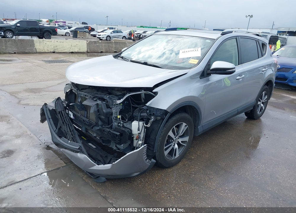 2018 TOYOTA RAV4 ADVENTURE/XLE VIN: JTMWFREV1JD124435