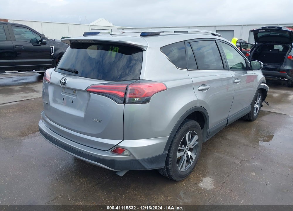 2018 TOYOTA RAV4 ADVENTURE/XLE VIN: JTMWFREV1JD124435