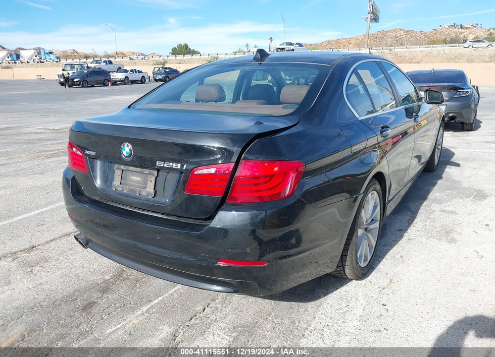 2013 BMW 528I VIN: WBAXH5C57DD107375