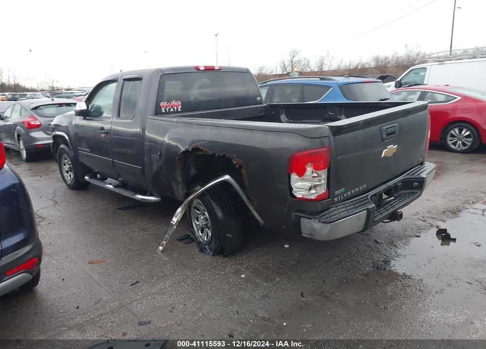 2011 CHEVROLET SILVERADO 1500 LS VIN: 1GCRCREA3BZ264588