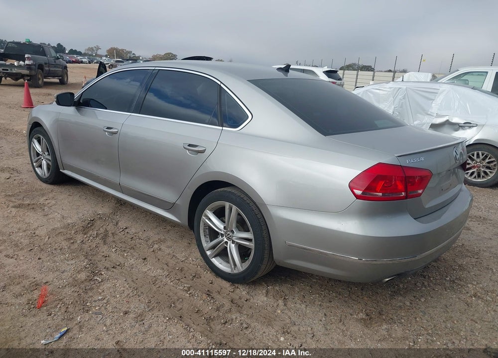 2013 VOLKSWAGEN PASSAT VIN: 1VWBN7A30DC009326