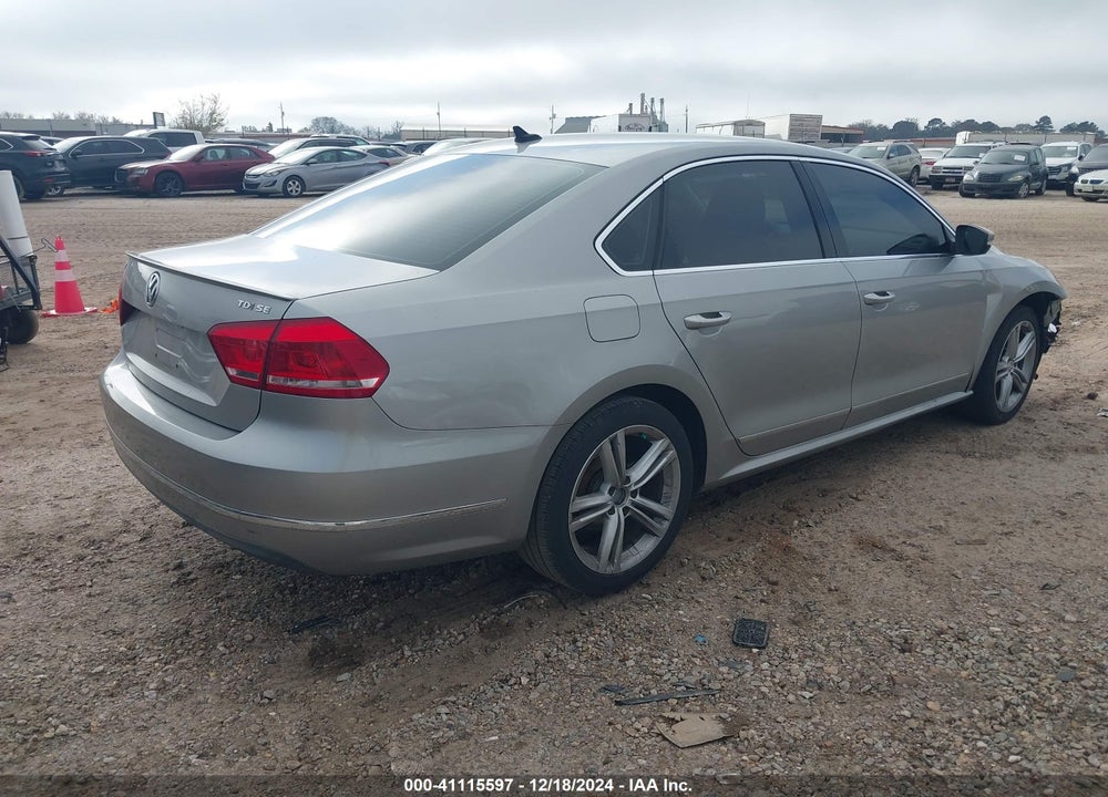 2013 VOLKSWAGEN PASSAT VIN: 1VWBN7A30DC009326