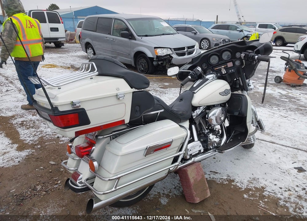 2003 HARLEY-DAVIDSON FLHTCUI VIN: 1HD1FCW163Y619369