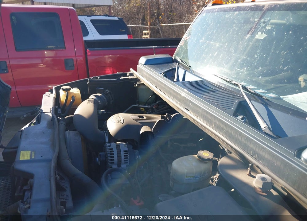 2005 HUMMER H2 SUT VIN: 5GRGN22U75H111132
