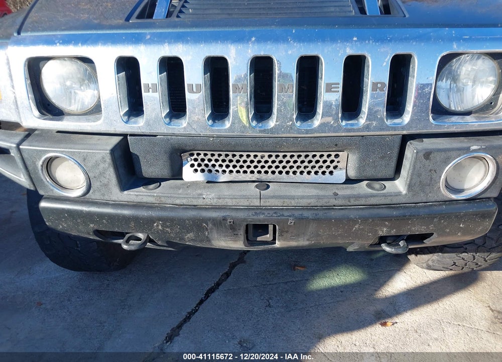 2005 HUMMER H2 SUT VIN: 5GRGN22U75H111132