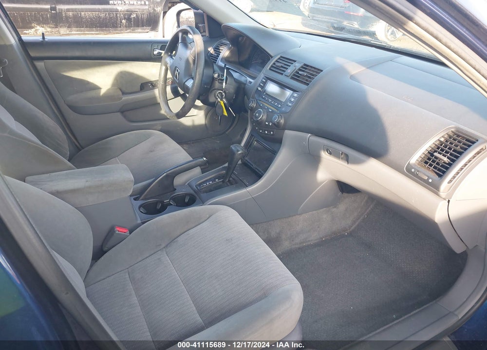 2005 HONDA ACCORD 2.4 LX VIN: 1HGCM56445A102199