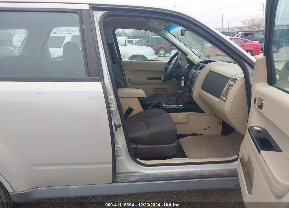 2008 MAZDA TRIBUTE VIN: 4F2CZ06138KM00945
