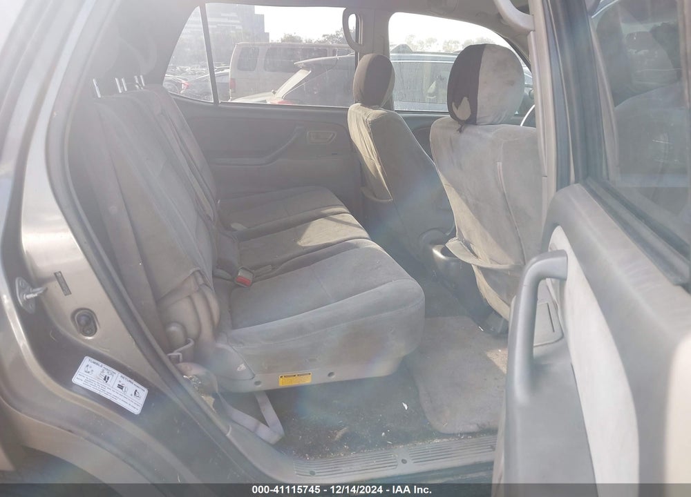2005 TOYOTA SEQUOIA SR5 V8 VIN: 5TDZT34A85S244972