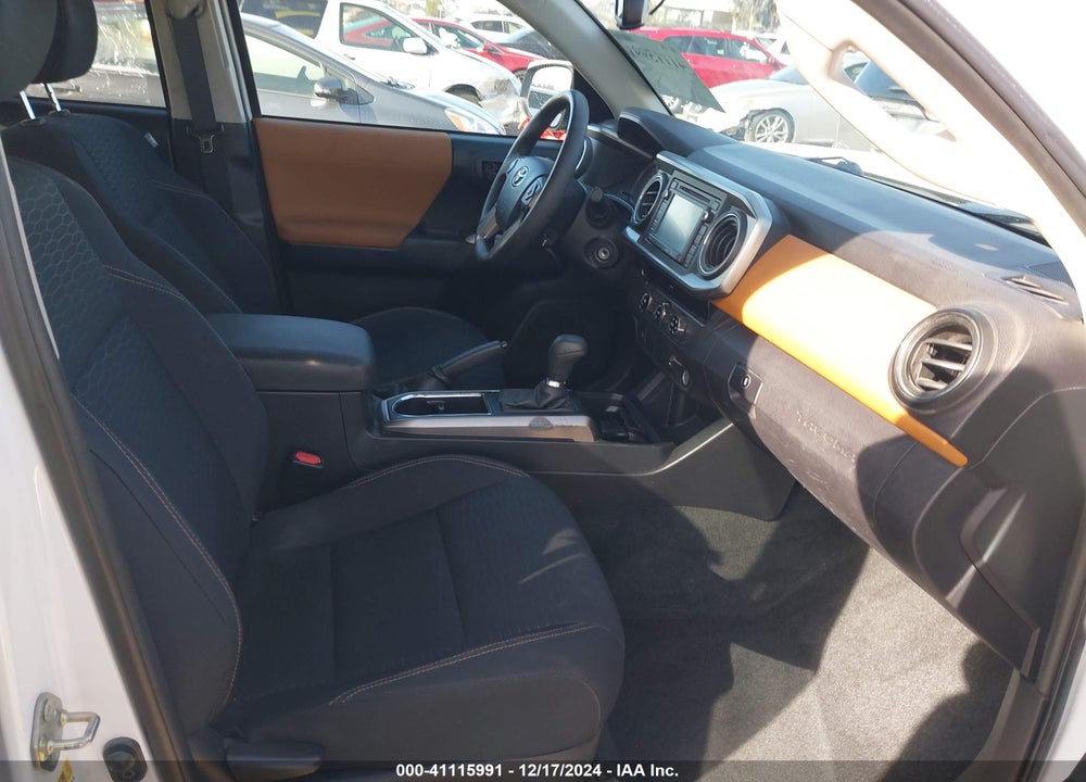 2017 TOYOTA TACOMA SR5 V6 VIN: 3TMAZ5CN3HM027832
