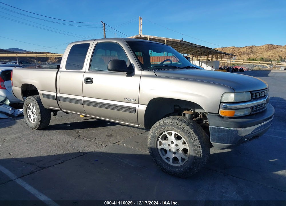 2001 CHEVROLET SILVERADO 1500 LS VIN: 2GCEC19T011323695