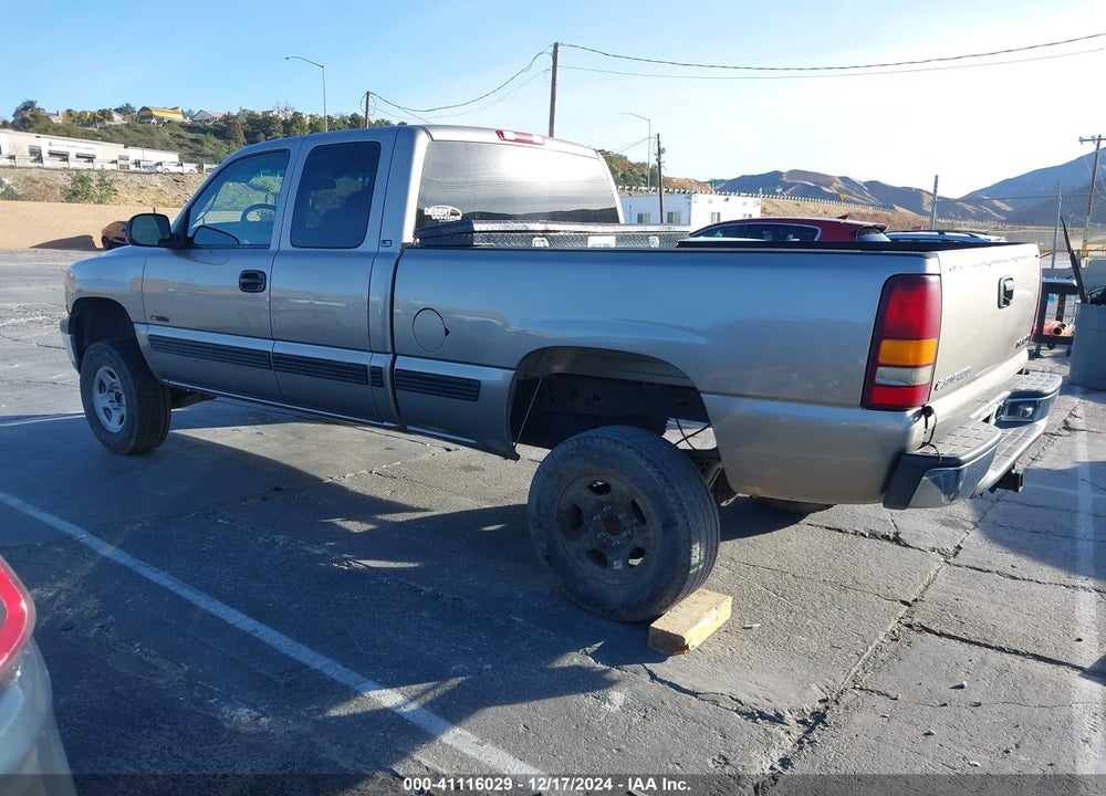 2001 CHEVROLET SILVERADO 1500 LS VIN: 2GCEC19T011323695