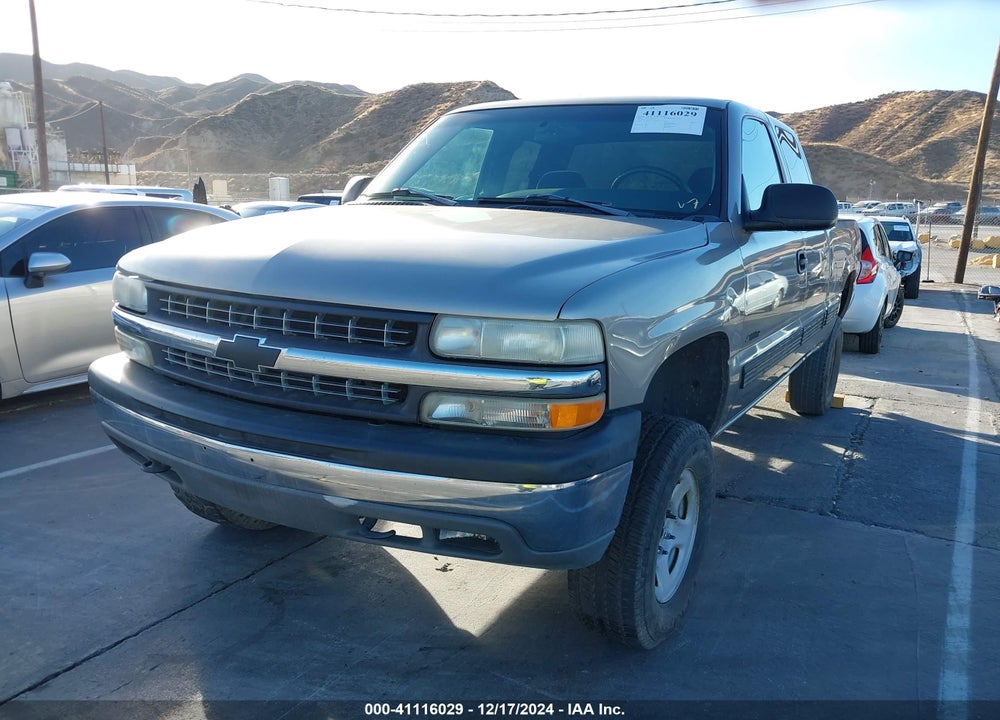 2001 CHEVROLET SILVERADO 1500 LS VIN: 2GCEC19T011323695