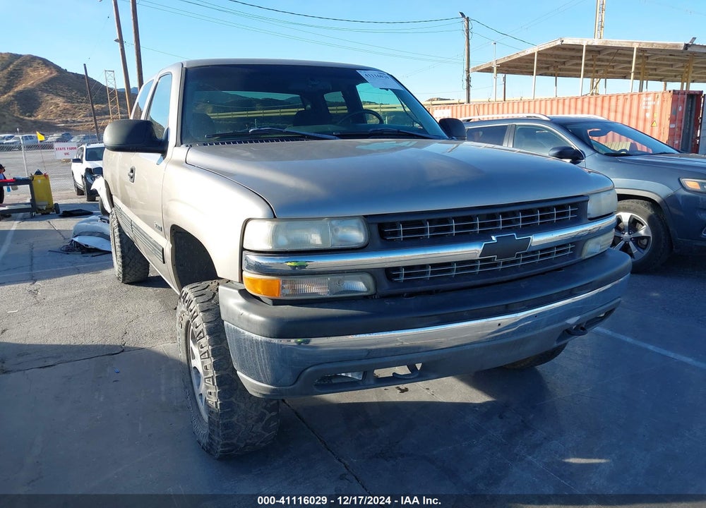 2001 CHEVROLET SILVERADO 1500 LS VIN: 2GCEC19T011323695