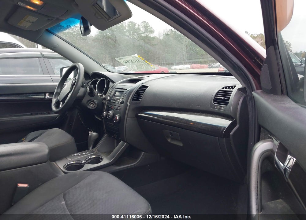 2011 KIA SORENTO LX V6 VIN: 5XYKT4A27BG103274
