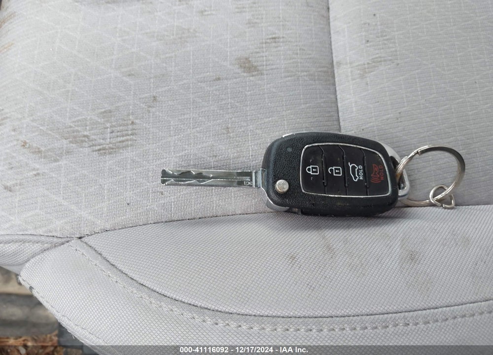 2017 HYUNDAI TUCSON SE VIN: KM8J3CA41HU292031