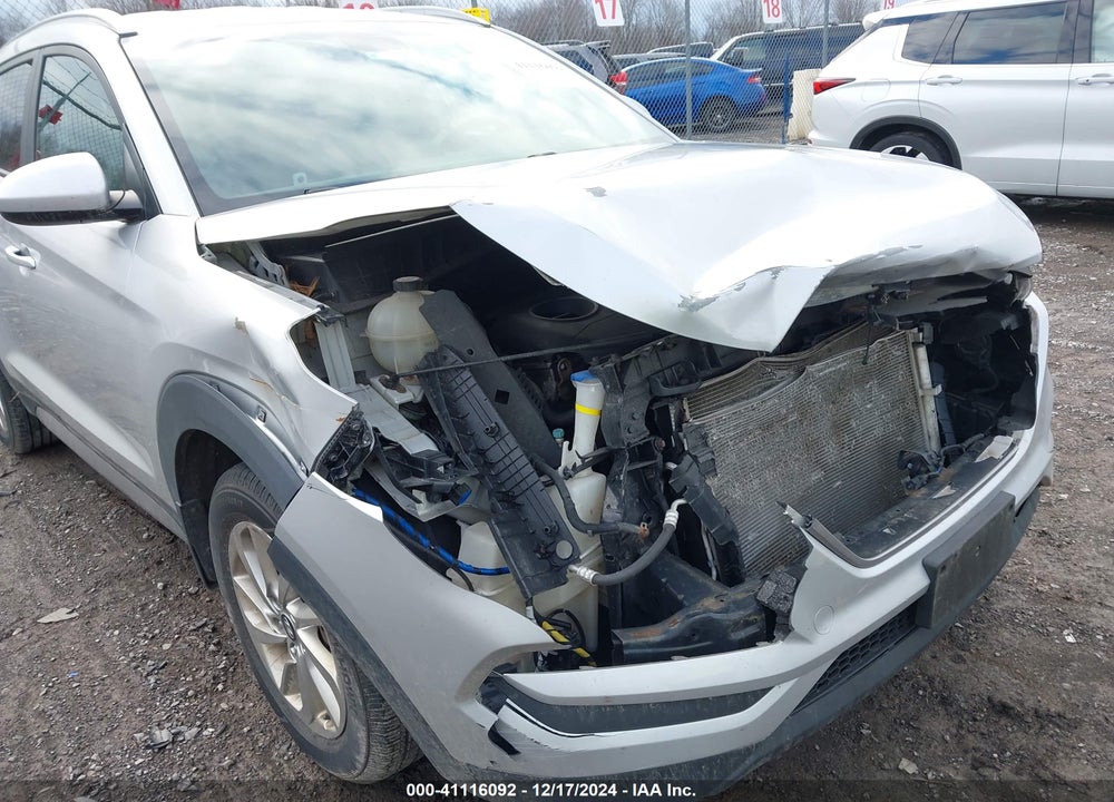 2017 HYUNDAI TUCSON SE VIN: KM8J3CA41HU292031