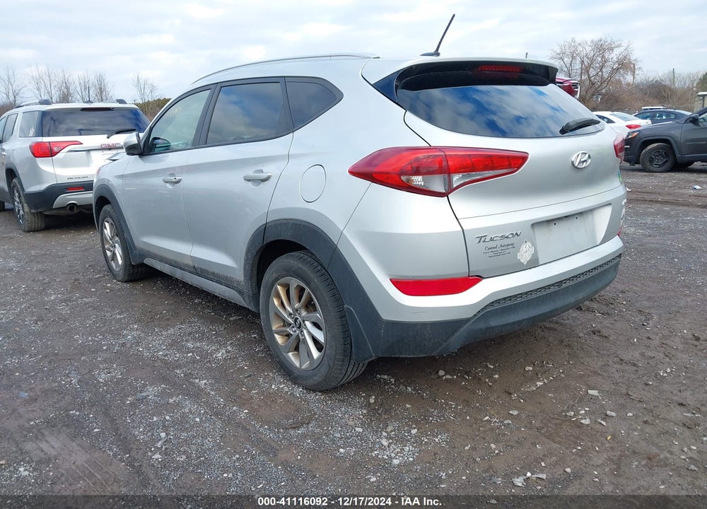 2017 HYUNDAI TUCSON SE VIN: KM8J3CA41HU292031