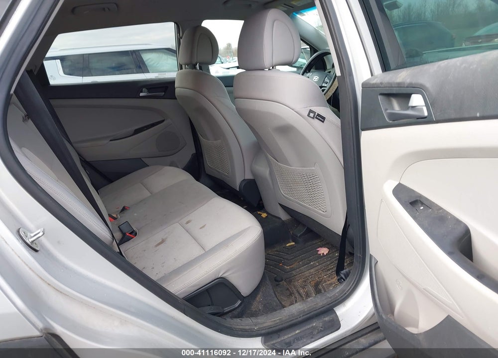 2017 HYUNDAI TUCSON SE VIN: KM8J3CA41HU292031