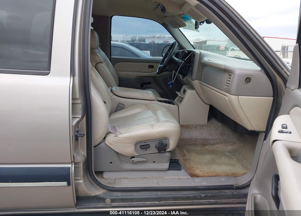 2001 CHEVROLET TAHOE LS VIN: 1GNEC13T51J154599