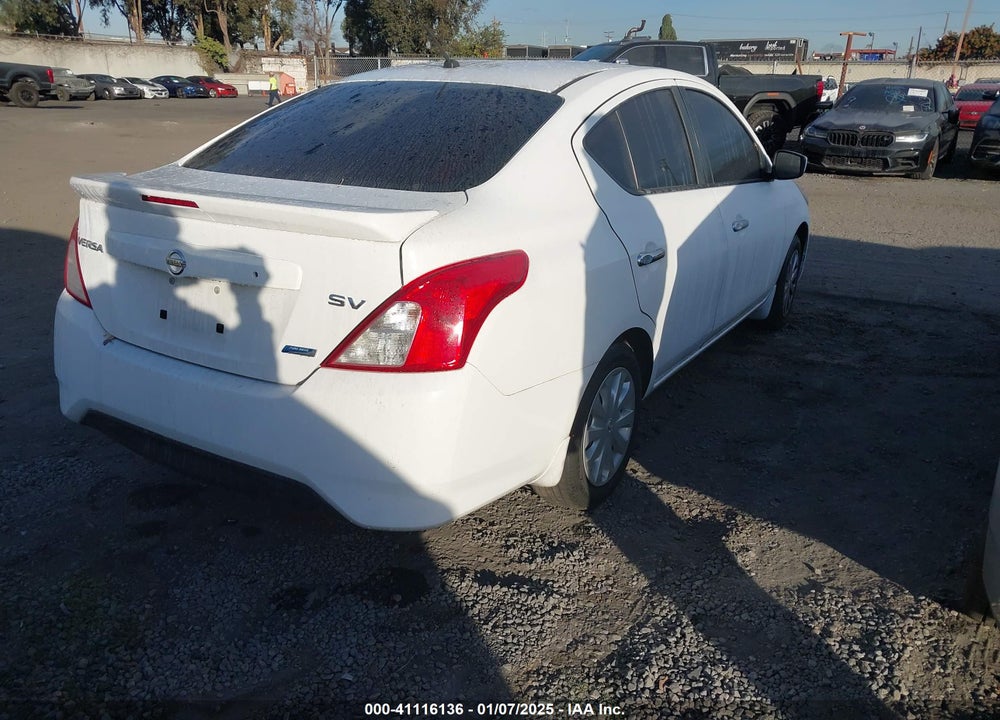 2015 NISSAN VERSA 1.6 SV VIN: 3N1CN7AP1FL809685