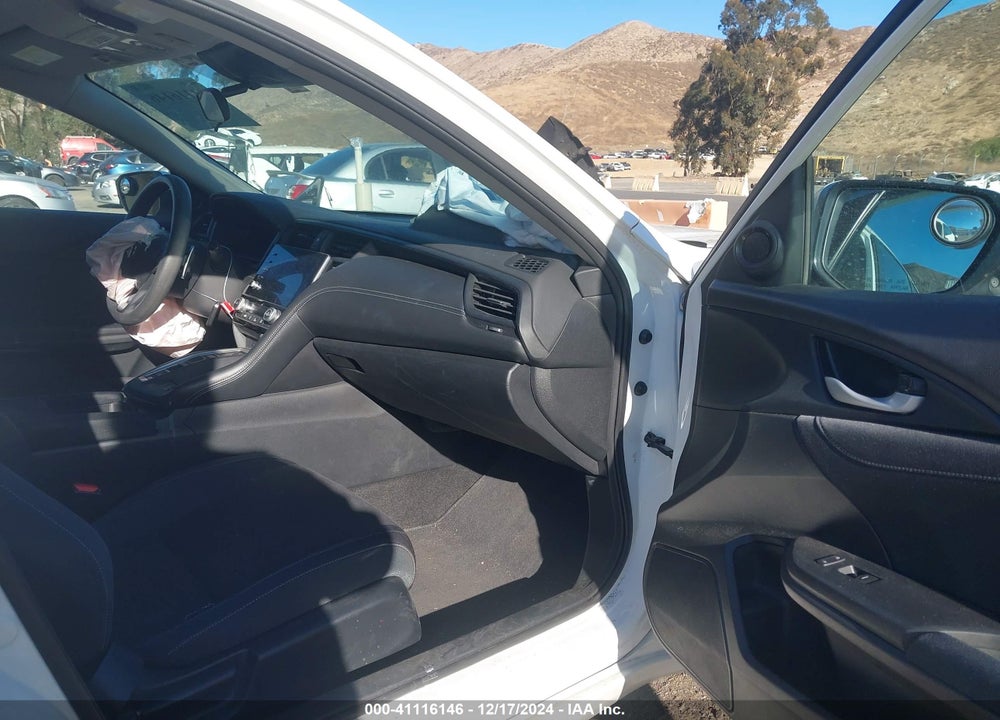 2019 HONDA INSIGHT EX VIN: 19XZE4F56KE008715