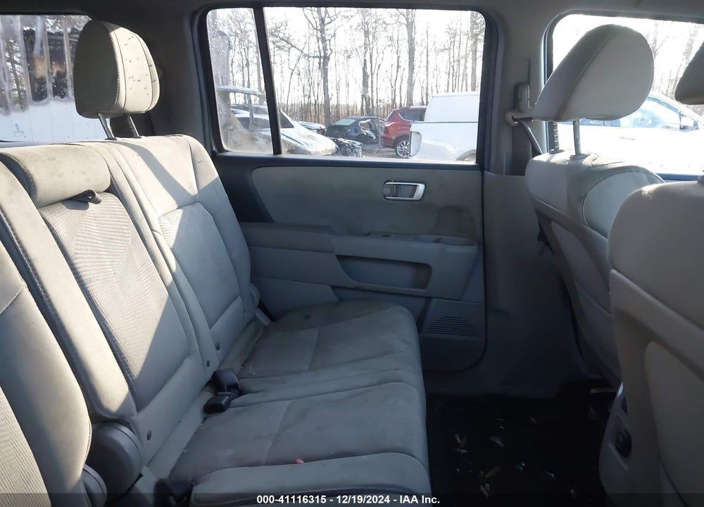 2012 HONDA PILOT LX VIN: 5FNYF4H22CB013367