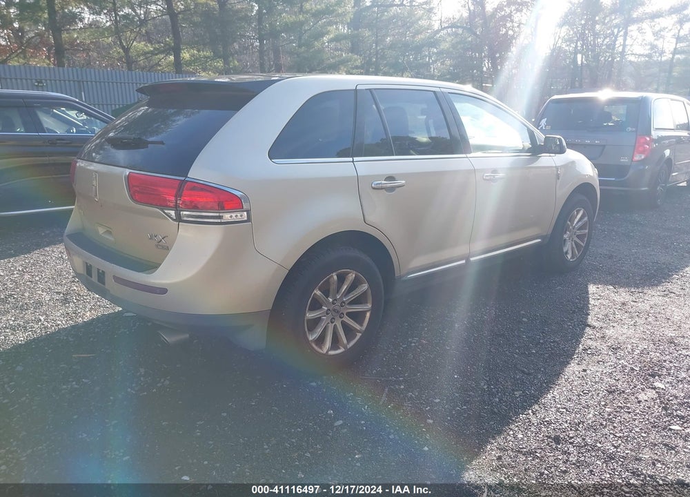 2011 LINCOLN MKX VIN: 2LMDJ8JK8BBJ33832