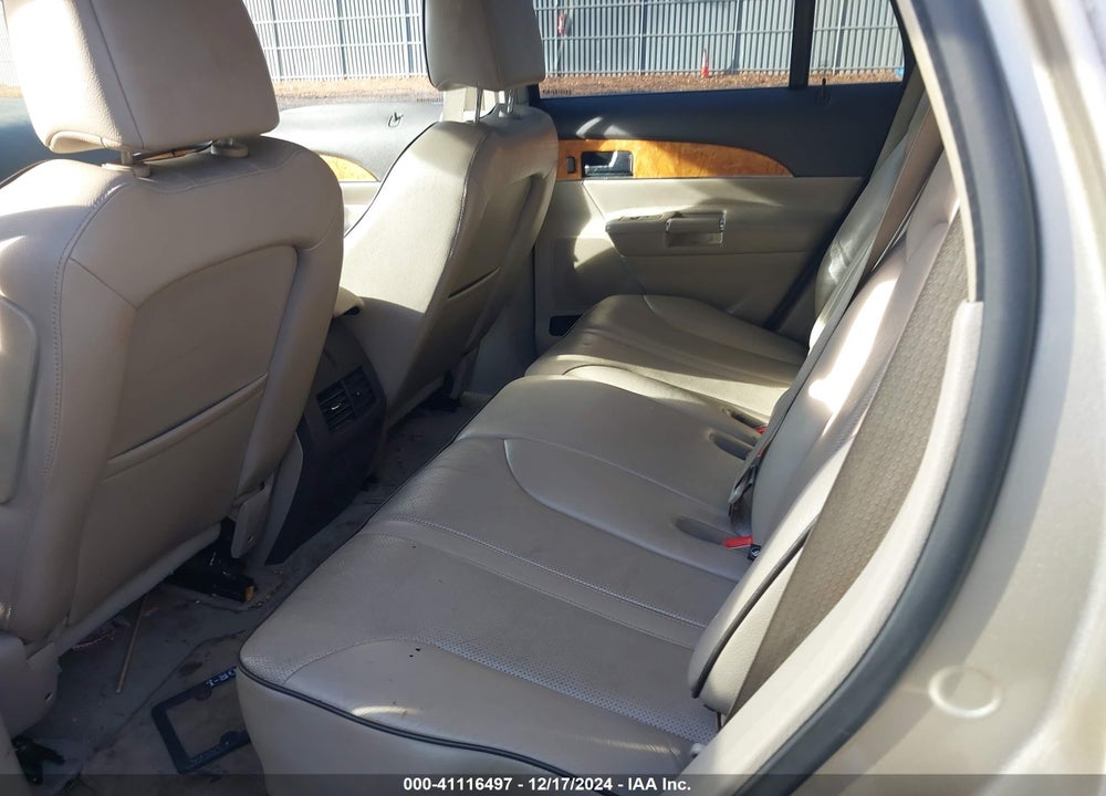 2011 LINCOLN MKX VIN: 2LMDJ8JK8BBJ33832