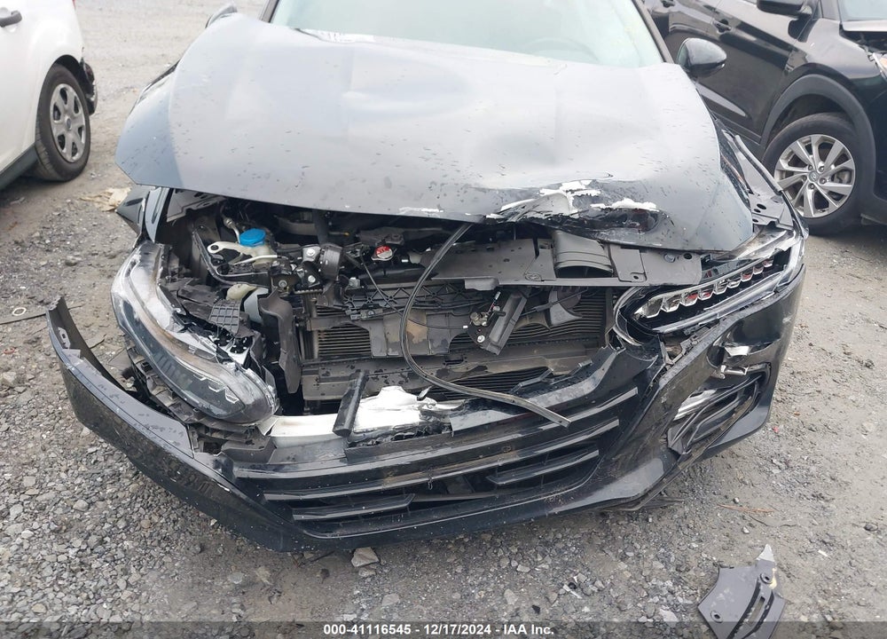 2018 HONDA ACCORD VIN: 1HGCV1F96JA109019