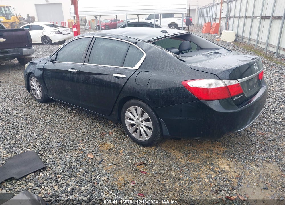 2015 HONDA ACCORD VIN: 1HGCR2F83FA070365