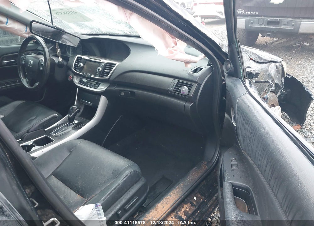 2015 HONDA ACCORD VIN: 1HGCR2F83FA070365
