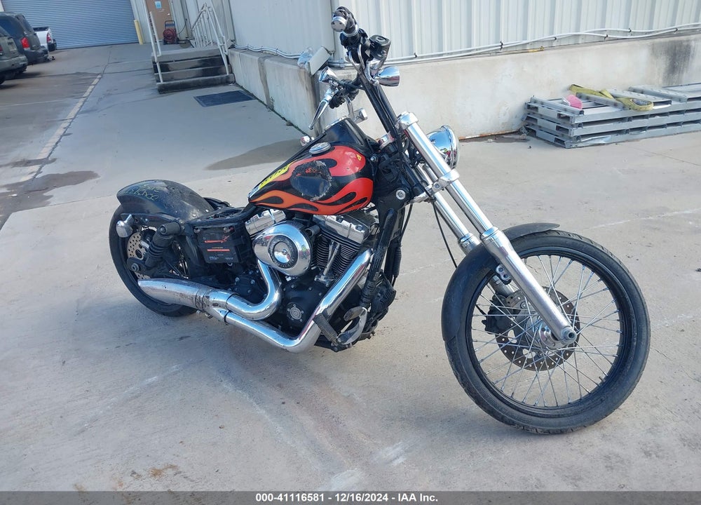 2011 HARLEY-DAVIDSON FXDWG VIN: 1HD1GP416BC313825