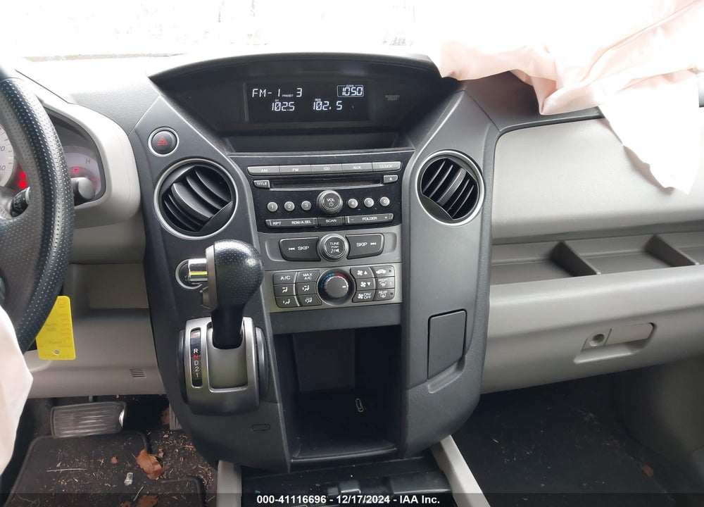 2012 HONDA PILOT LX VIN: 5FNYF4H21CB007110