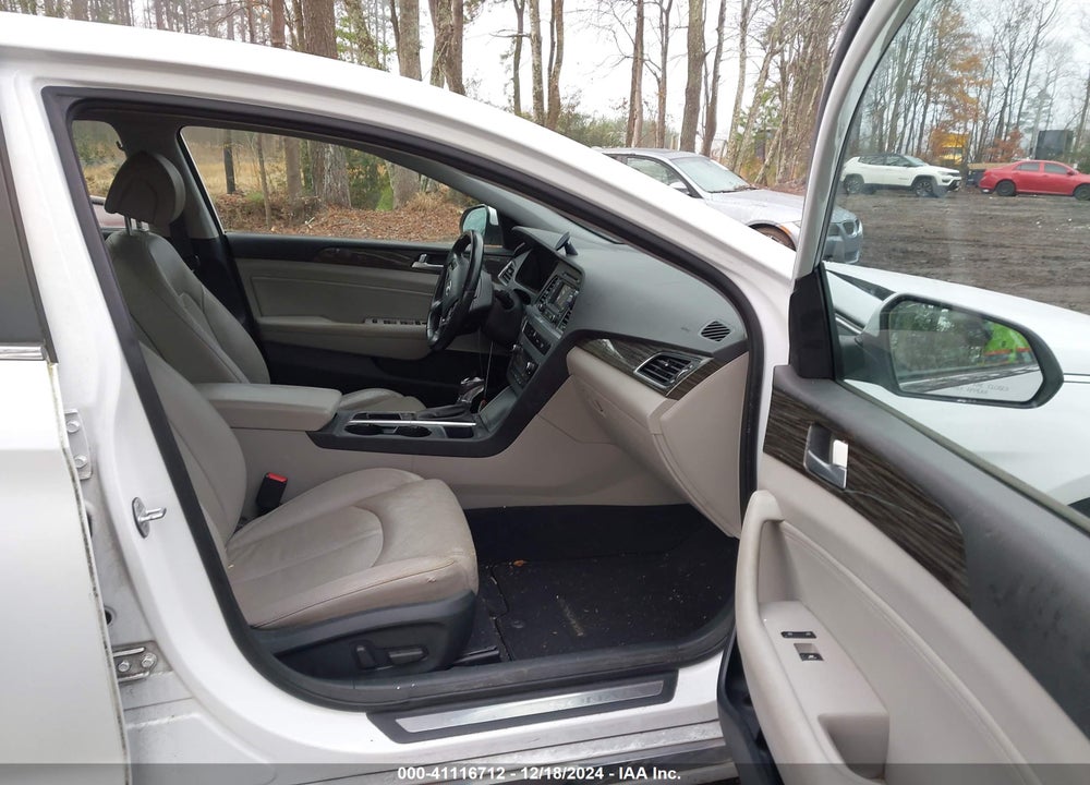 2015 HYUNDAI SONATA VIN: 5NPE34AF0FH012121