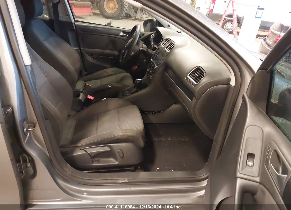 2011 VOLKSWAGEN GOLF VIN: WVWDA7AJ4BW182560