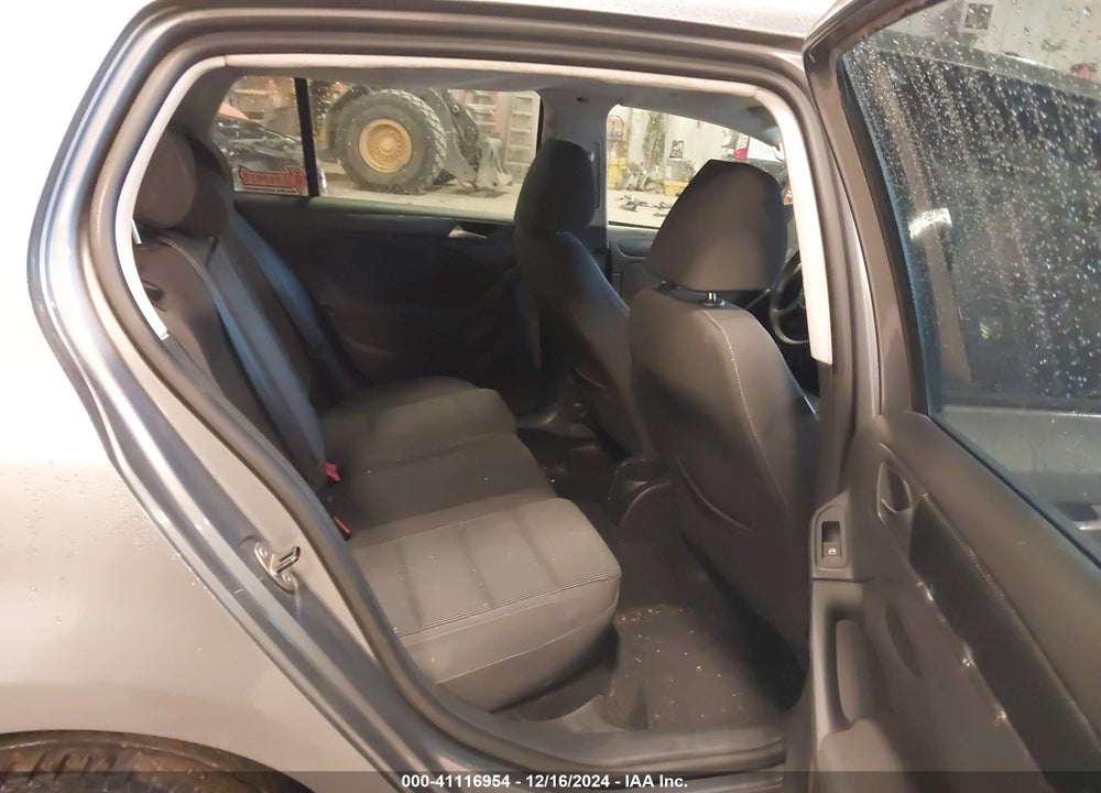 2011 VOLKSWAGEN GOLF VIN: WVWDA7AJ4BW182560