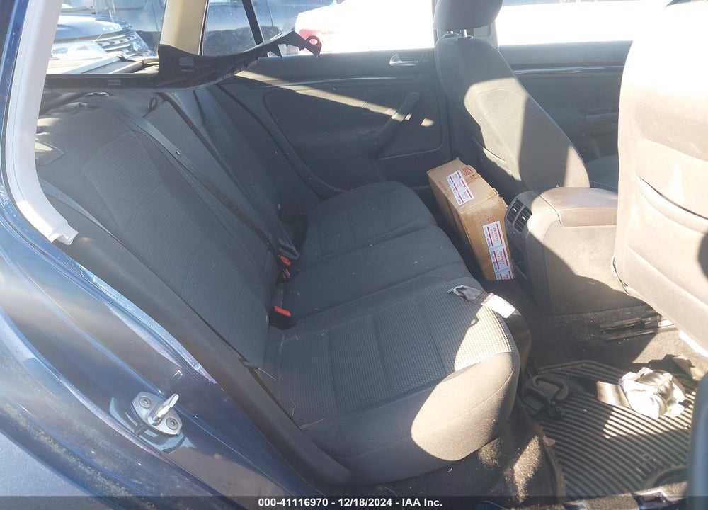 2012 VOLKSWAGEN JETTA SPORTWAGEN 2.5L S VIN: 3VWKP7AJ5CM641924
