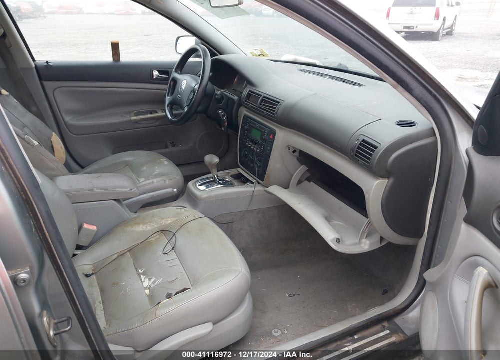2003 VOLKSWAGEN PASSAT GLS VIN: WVWPD63B33P196143