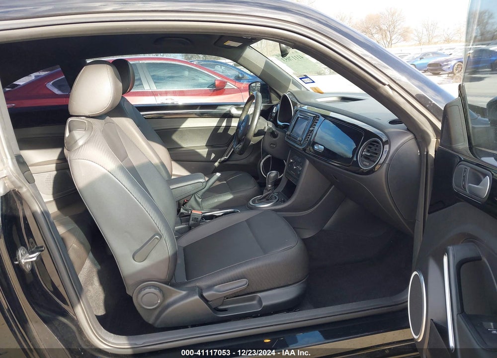 2016 VOLKSWAGEN BEETLE VIN: 3VWJ07AT5GM616089